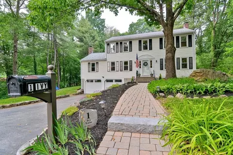 1 Ivy Ln, Ashland, MA 01721