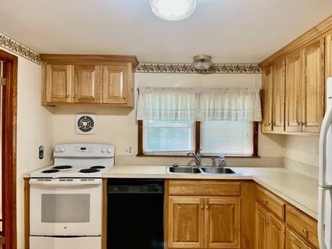 27 Warwick Rd, Chicopee, MA 01020 photo 8
