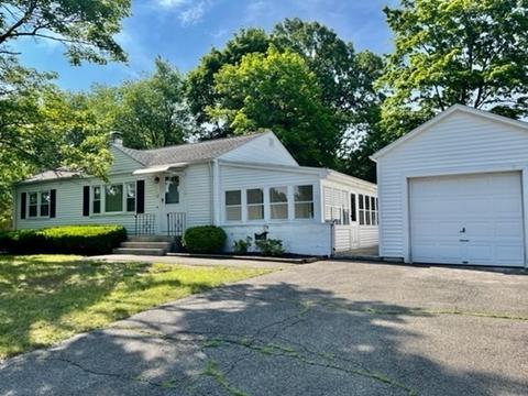 27 Warwick Rd, Chicopee, MA 01020