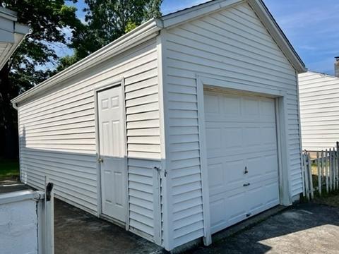 27 Warwick Rd, Chicopee, MA 01020 photo 2