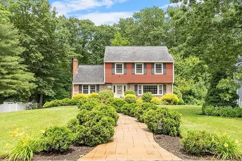 51 Worthern Pl, Tewksbury, MA 01876