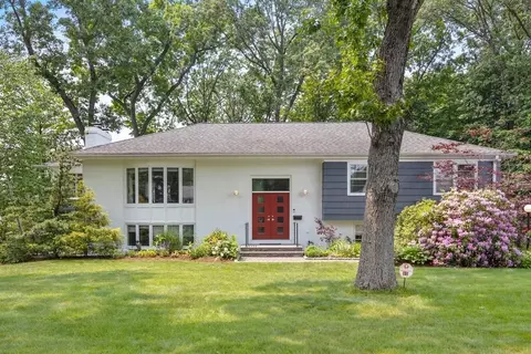 11 Phinney Rd, Lexington, MA 02421