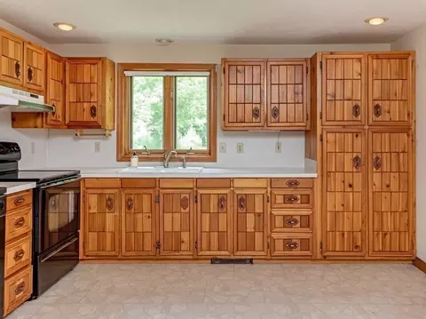 6 Longview Ave, Webster, MA 01570 photo 8