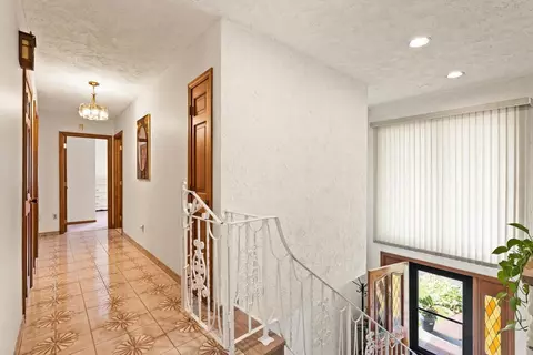 2 Saint Anthonys Ln, Gloucester, MA 01930 photo 6