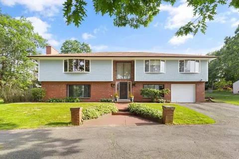 2 Saint Anthonys Ln, Gloucester, MA 01930