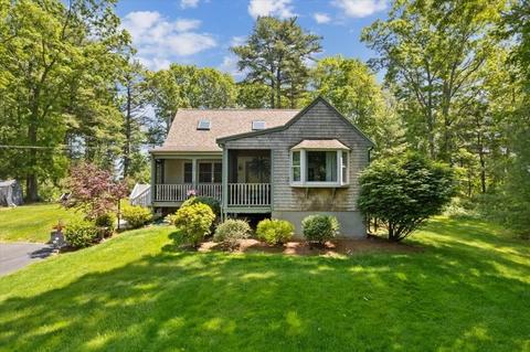33 Stone St, Middleboro, MA 02346