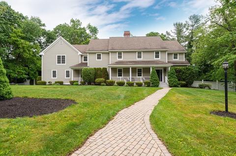 30 Grey Ln, Lynnfield, MA 01940