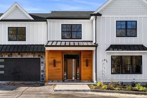 8 Orchard Rd #B, Gloucester, MA 01930