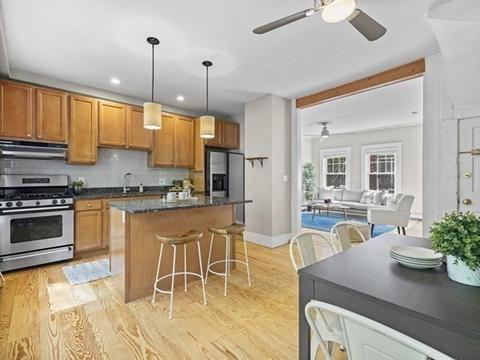 551 Green St #4, Cambridge, MA 02139
