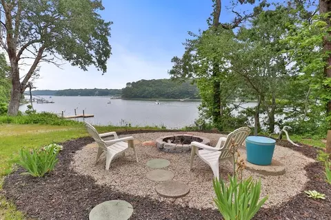 87 Lighthouse Ln, Mashpee, MA 02649 photo 3