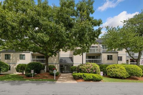 1100 Salem St #10, Lynnfield, MA 01940