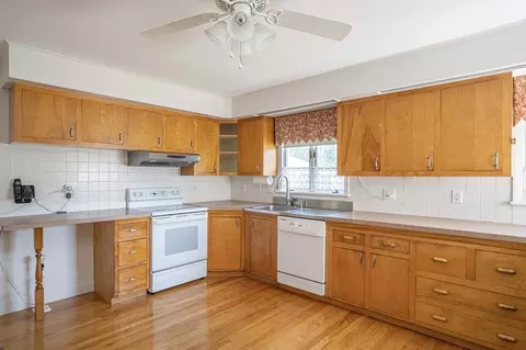 107 Nichols St, Fall River, MA 02720 photo 25