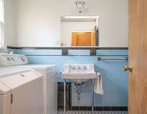107 Nichols St, Fall River, MA 02720 photo 30