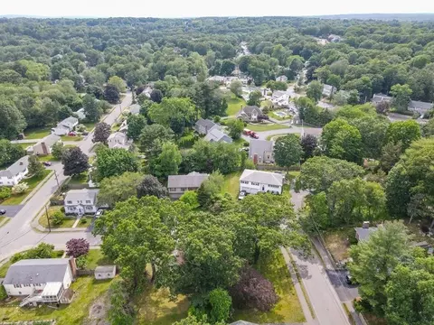 125 Scott Cir, Dedham, MA 02026 photo 24