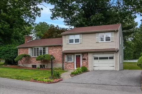 125 Scott Cir, Dedham, MA 02026