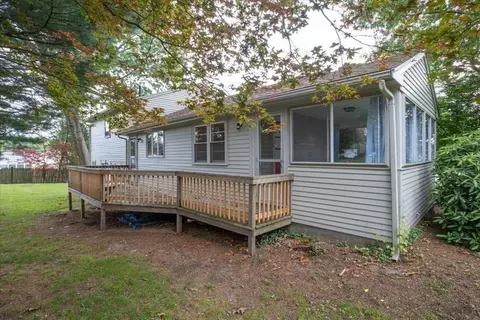 125 Scott Cir, Dedham, MA 02026 photo 19