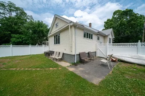 148 Gilbert Ave, Springfield, MA 01119 photo 32