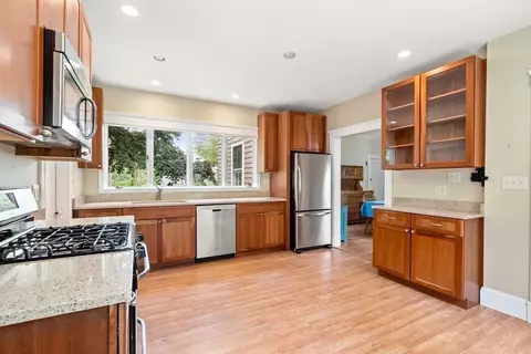 244 Gardner St, Hingham, MA 02043