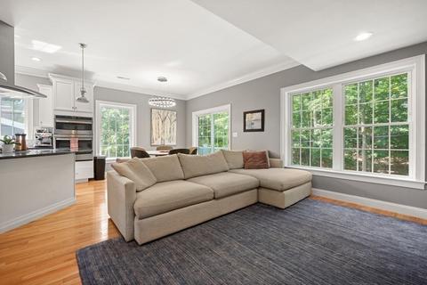 133 Chestnut St #2, Brookline, MA 02445