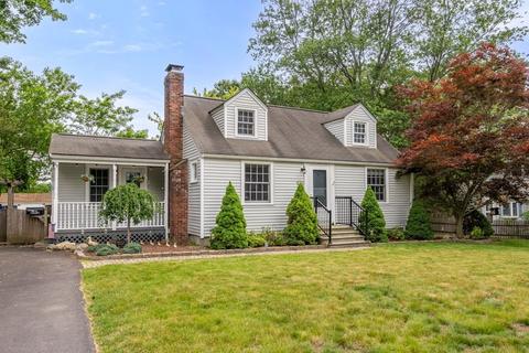 40 Londonderry Rd, Framingham, MA 01701