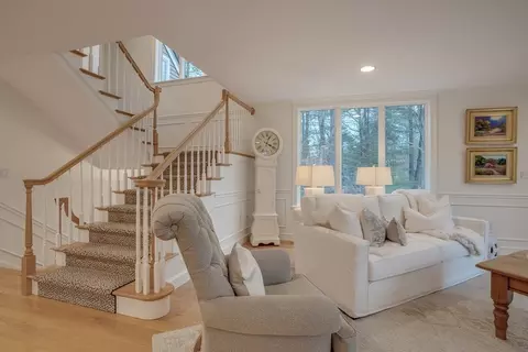 11 Eagle Ct, Ipswich, MA 01938 photo 3