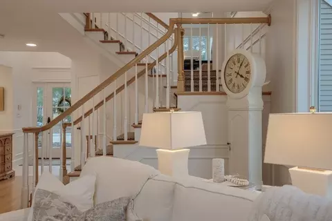 11 Eagle Ct, Ipswich, MA 01938 photo 5