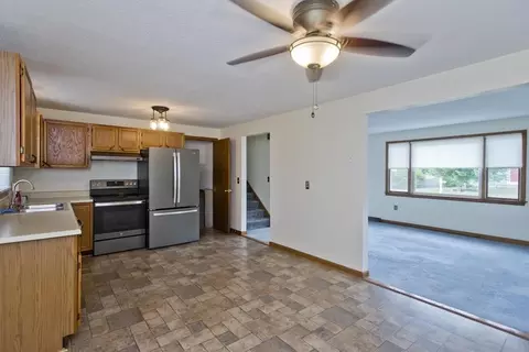 135 Starling Rd, Springfield, MA 01119 photo 6