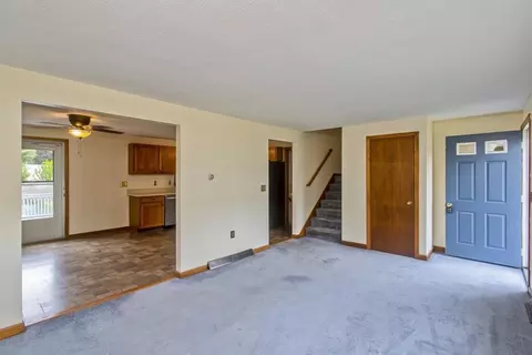 135 Starling Rd, Springfield, MA 01119 photo 3