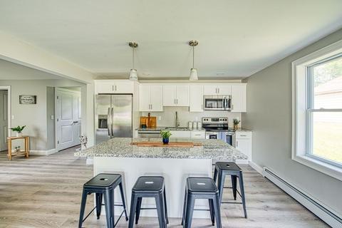 43 County Rd, Freetown, MA 02717