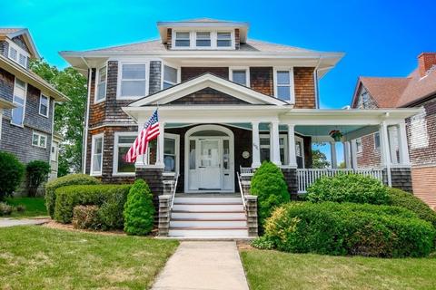896 Rock St, Fall River, MA 02720