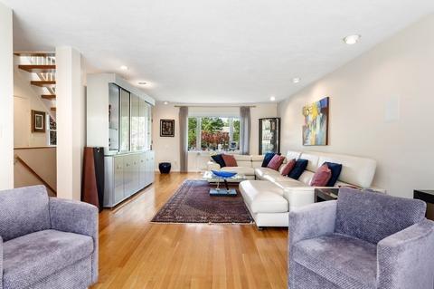 47 Hammond Pond Pkwy #47, Chestnut Hill, MA 02467