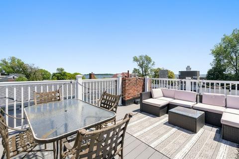 762 E 8th #3, Boston, MA 02127