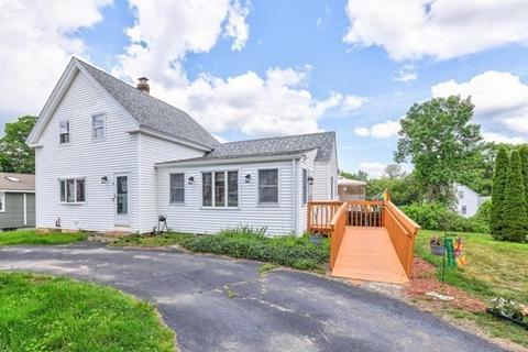 9 Walcott St, Oxford, MA 01540