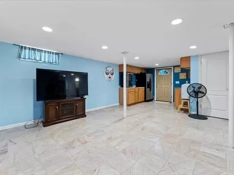 67 Pervier Ave, Chicopee, MA 01020 photo 15