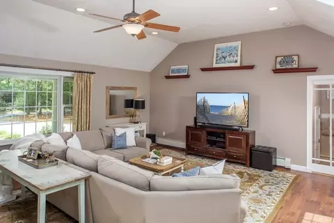 157 King Phillips Path, Duxbury, MA 02332