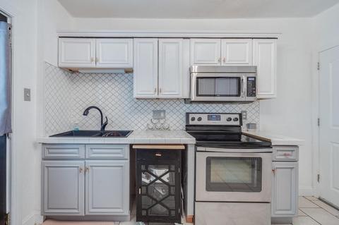 74 Francis St, Springfield, MA 01104 photo 14