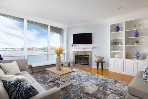 14 Constellation Wharf #14, Charlestown, MA 02129