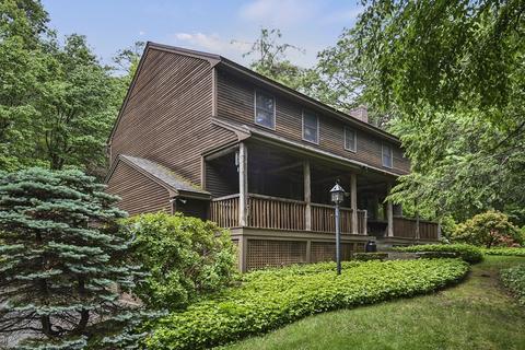 259 Hollis Rd, Lunenburg, MA 01462