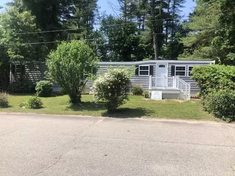 5 Siesta Dr, Wareham, MA 02576