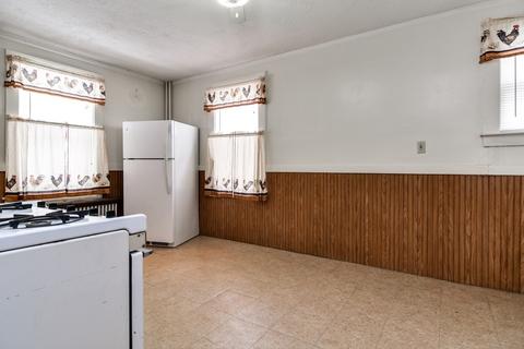 21 Curve St, Dedham, MA 02026 photo 5