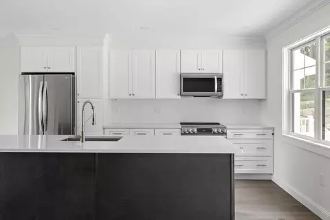 84 Eastern Ave #2, Gloucester, MA 01930 photo 4