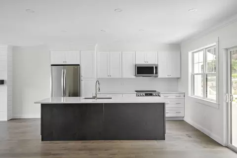 84 Eastern Ave #2, Gloucester, MA 01930 photo 6
