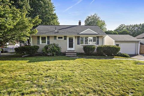 367 Salem St, Woburn, MA 01801