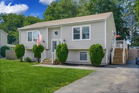 57 Shawna St, Fitchburg, MA 01420