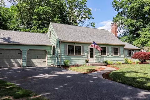 488 Dipping Hole Rd, Wilbraham, MA 01095