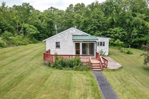 9-15 Chestnut St, Pepperell, MA 01463