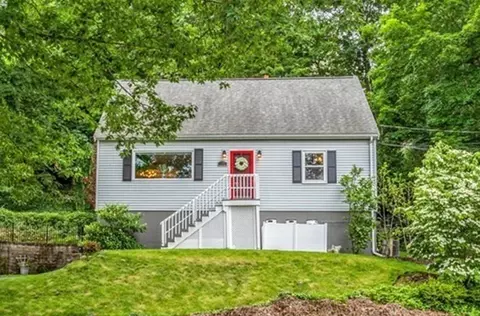 91 Cambridge Rd, Woburn, MA 01801