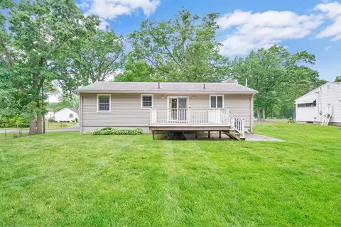 17 Peter St, Chicopee, MA 01020 photo 2