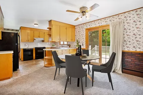17 Peter St, Chicopee, MA 01020 photo 6