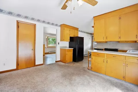 17 Peter St, Chicopee, MA 01020 photo 7
